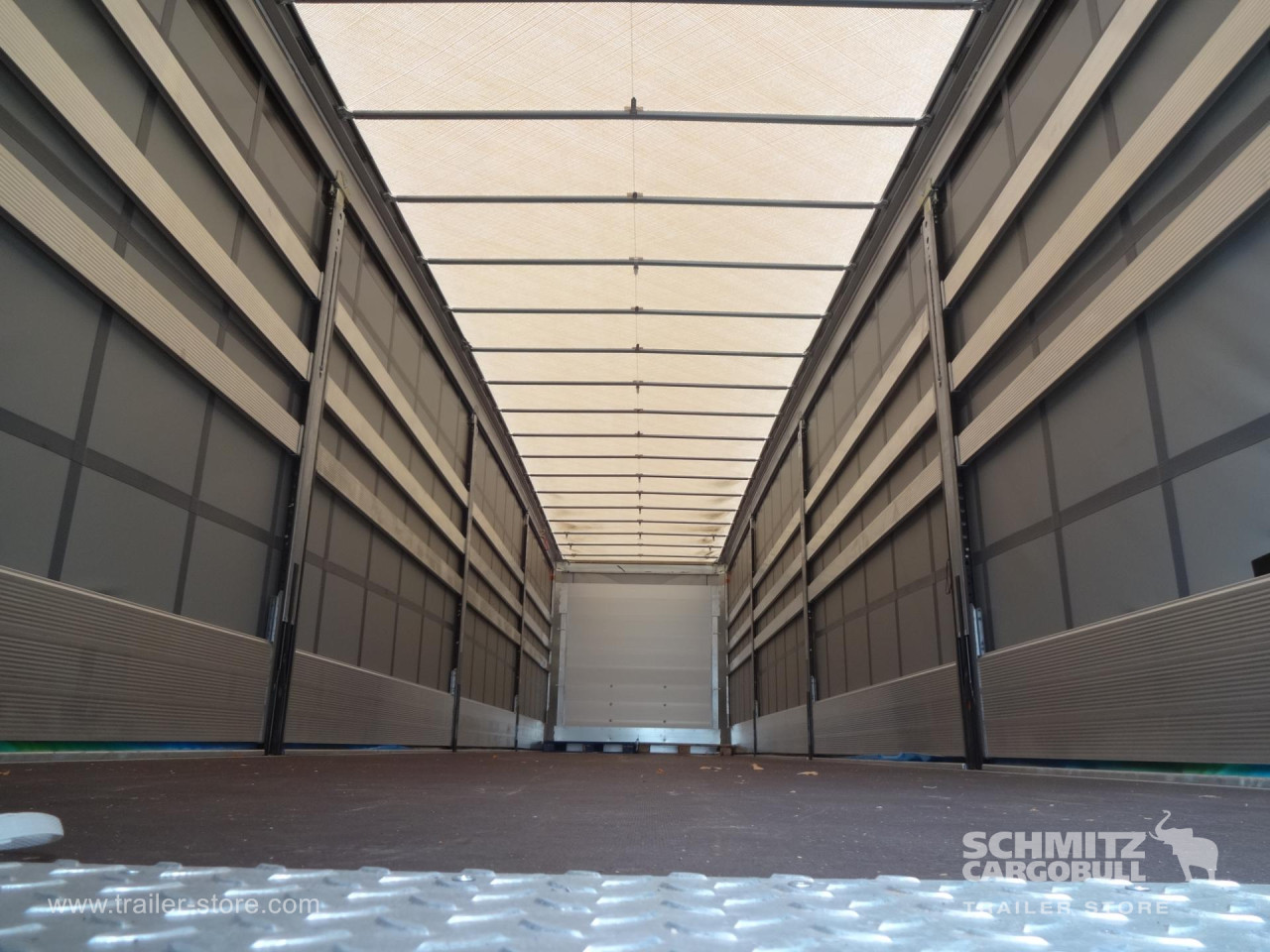Schmitz Cargobull Curtainsider Standard 