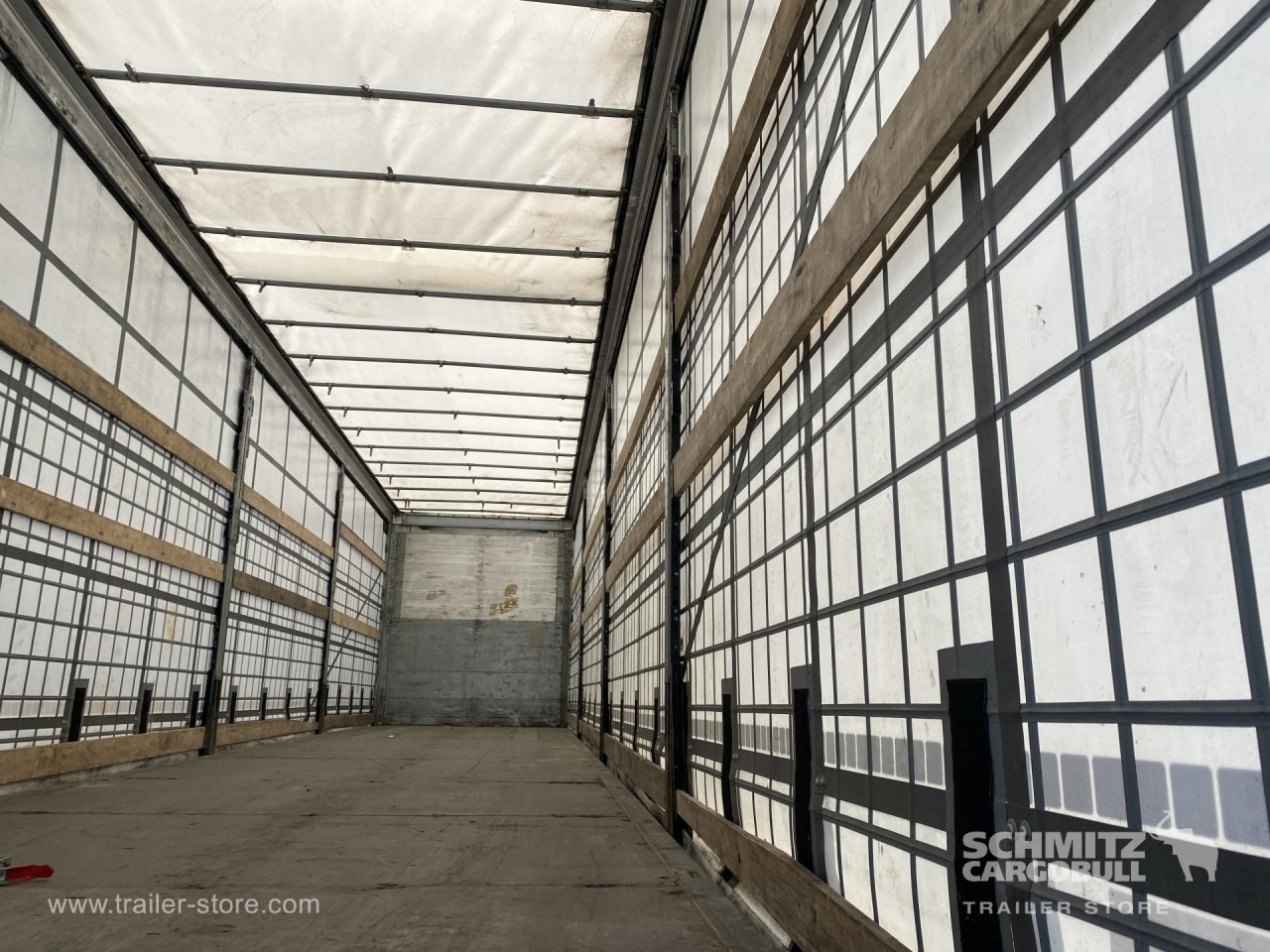 Schmitz Cargobull Semitrailer Curtainsider Mega 