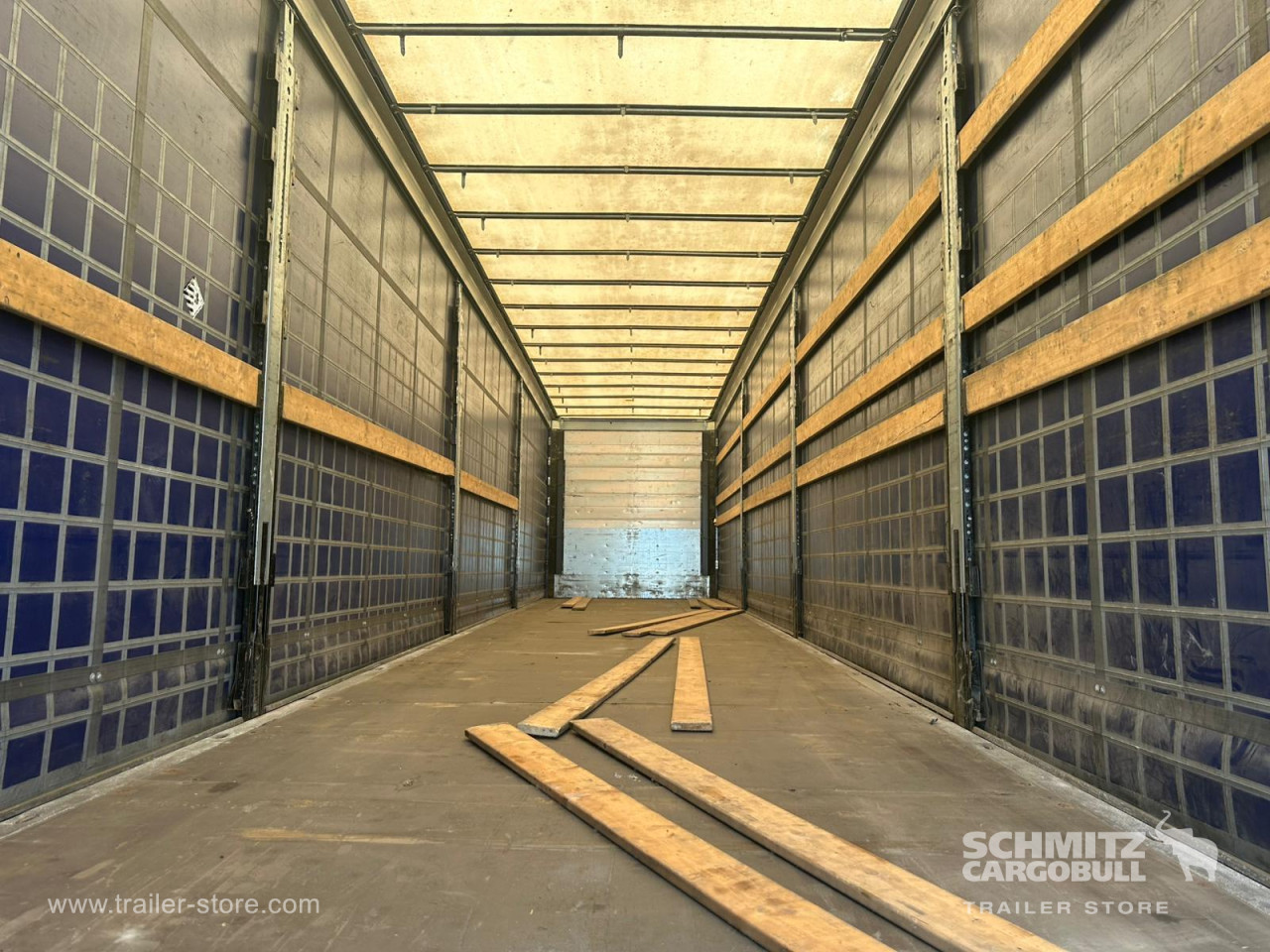Schmitz Cargobull Semitrailer Curtainsider Mega 