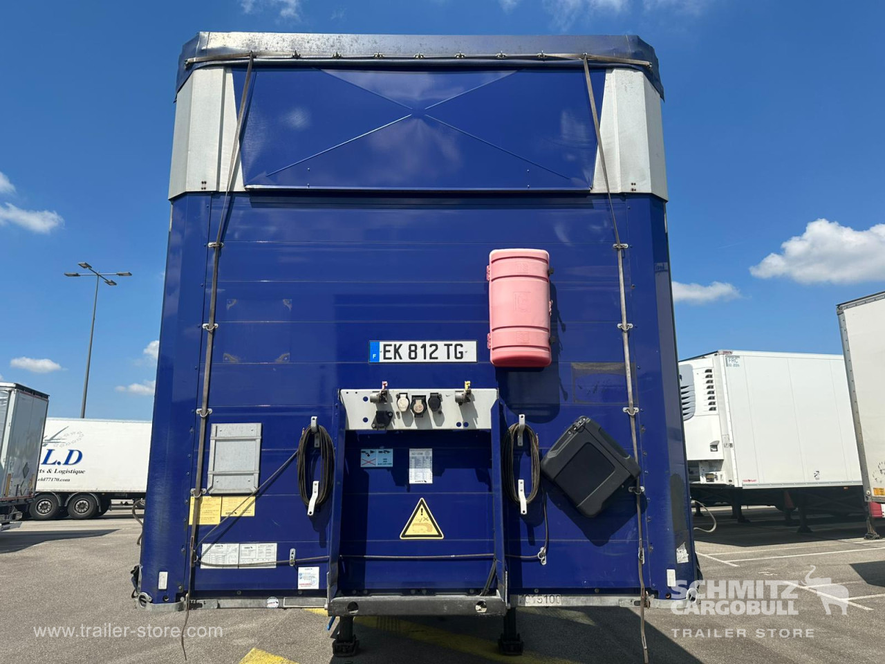 Schmitz Cargobull Semitrailer Curtainsider Mega 