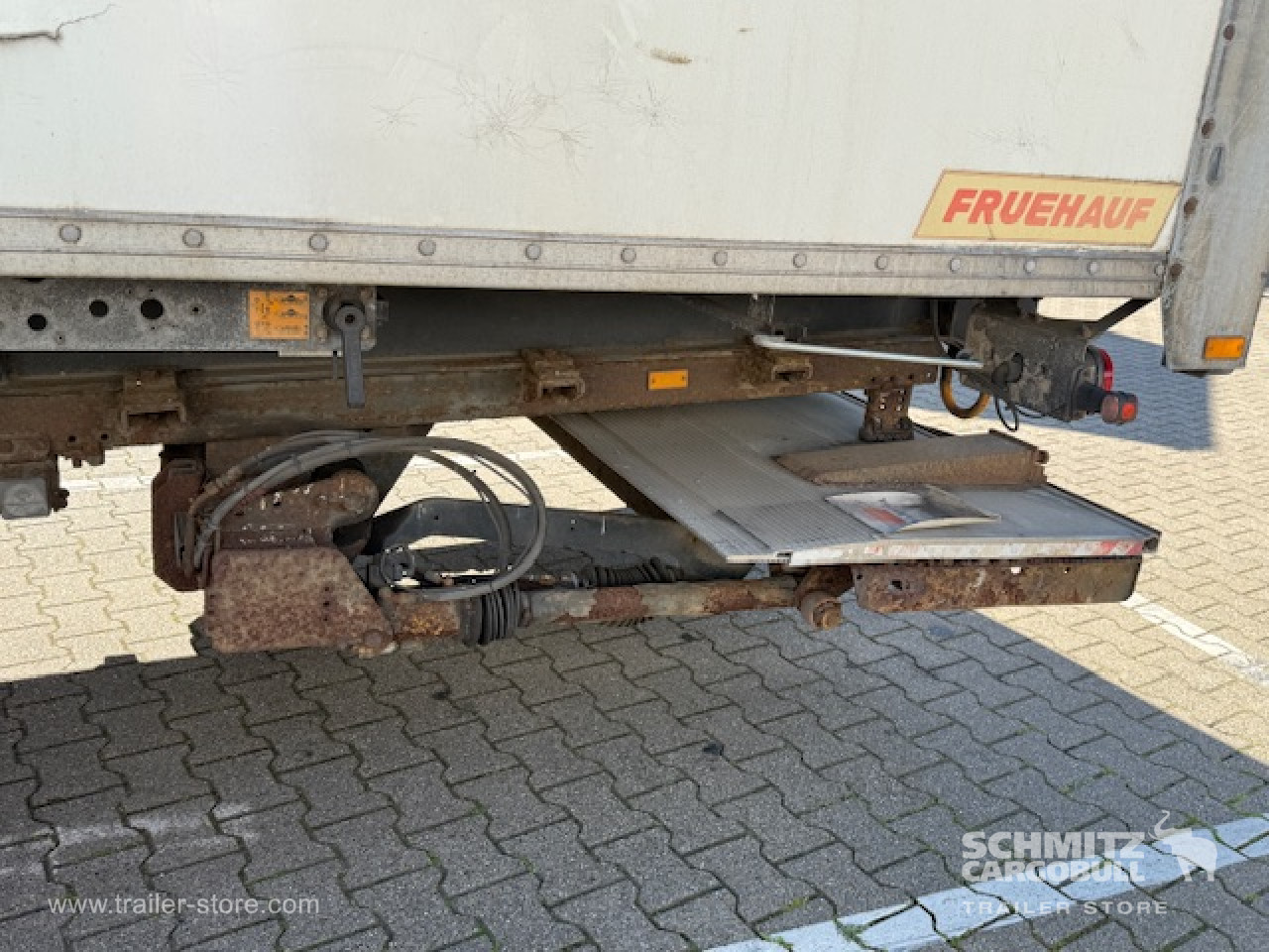 FRUEHAUF Oplegger Kasten Standard 