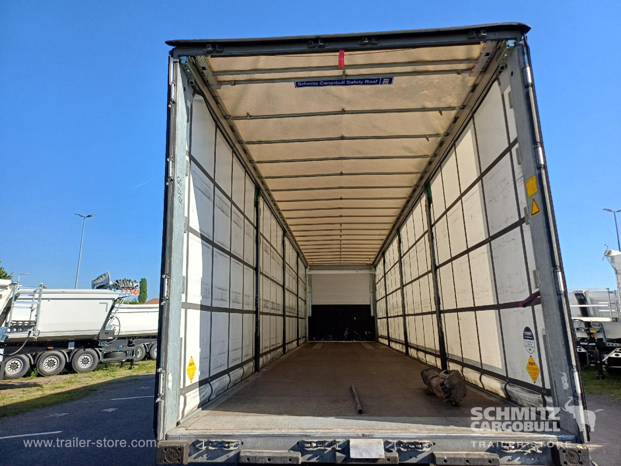 Schmitz Cargobull Curtainsider Standard 