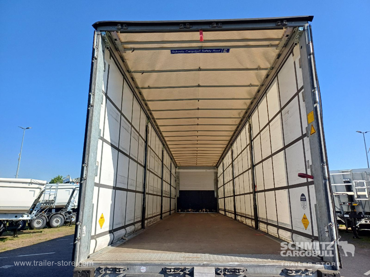 Schmitz Cargobull Curtainsider Standard 
