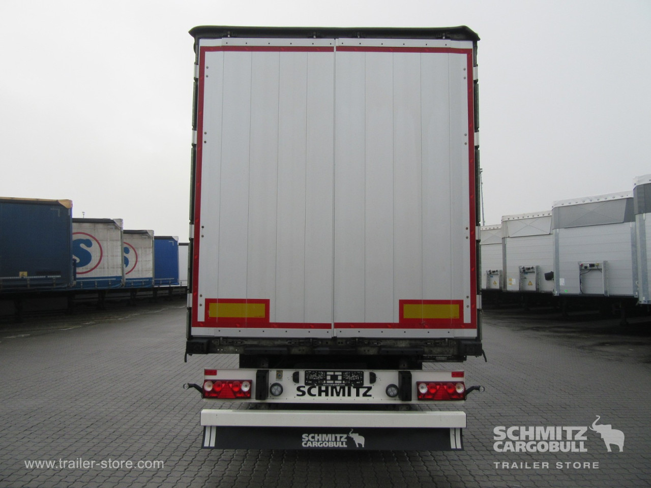 Schmitz Cargobull Curtainsider Standard Getränke 