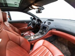 Mercedes Benz SL 63 AMG  Fiscale waarde € 22.000,- Dealer auto