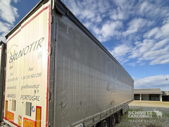Schmitz Cargobull Curtainsider Varios 