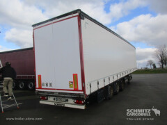 Schmitz Cargobull Semitrailer Curtainsider Mega 