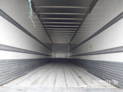 FRUEHAUF Semitrailer Dryfreight Standard Porte relevante 