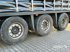 Schmitz Cargobull Curtainsider Mega Getränke 