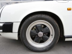 Porsche 911 Carrera 