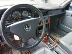 Mercedes Benz  190 E 2.3