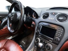 Mercedes Benz SL 63 AMG  Fiscale waarde € 22.000,- Dealer auto