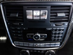 Mercedes Benz G 63 AMG  Grijs nummernschild Gereserveerd  Deale