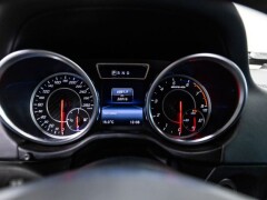 Mercedes Benz G 63 AMG  Grijs nummernschild Gereserveerd  Deale