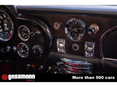 Aston Martin DB6 Vantage Sports Saloon 