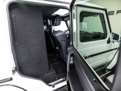 Mercedes Benz G 63 AMG  Grijs nummernschild Gereserveerd  Deale