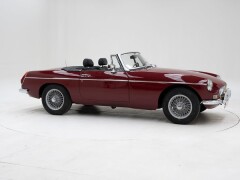 MG B \'74 