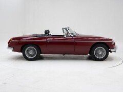 MG B \'74 