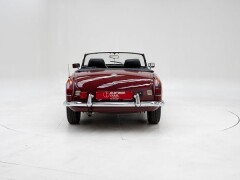 MG B \'74 