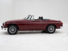 MG B \'74 