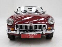 MG B \'74 