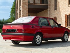 Alfa Romeo 75 