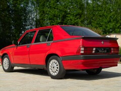 Alfa Romeo 75 