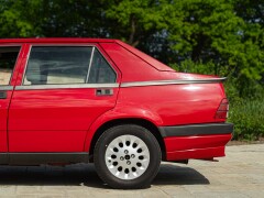 Alfa Romeo 75 