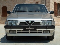 Alfa Romeo 75 2.0 