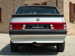 Alfa Romeo 75 2.0 