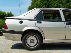 Alfa Romeo 75 2.0 