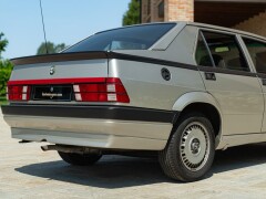 Alfa Romeo 75 2.0 