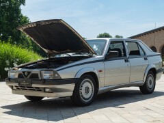 Alfa Romeo 75 2.0 
