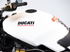 Ducati MONSTER 900 