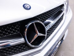 Mercedes Benz SL 63 AMG  Fiscale waarde € 22.000,- Dealer auto