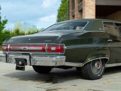 Ford GRAN TORINO 4 DOOR 5.7 V8 BROUGHAM 