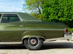 Ford GRAN TORINO 4 DOOR 5.7 V8 BROUGHAM 