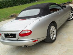Jaguar XK8 SPIDER 