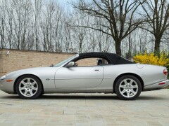 Jaguar XK8 SPIDER 