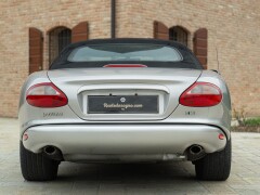 Jaguar XK8 SPIDER 
