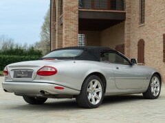Jaguar XK8 SPIDER 