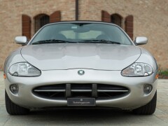 Jaguar XK8 SPIDER 