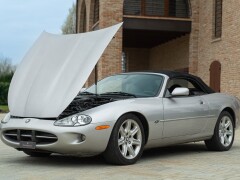 Jaguar XK8 SPIDER 