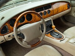 Jaguar XK8 QDV CABRIOLET 