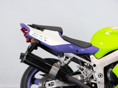 Kawasaki ZX-7R 