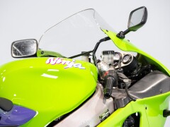 Kawasaki ZX-7R 