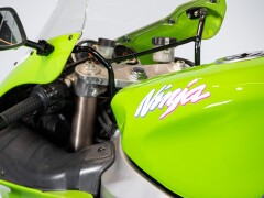 Kawasaki ZX-7R 