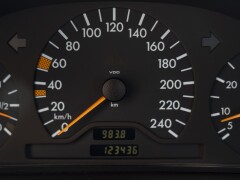 Mercedes Benz CLK 200 COUPE\' 