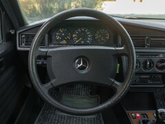 Mercedes Benz 190 E 