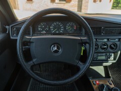 Mercedes Benz 190 E 